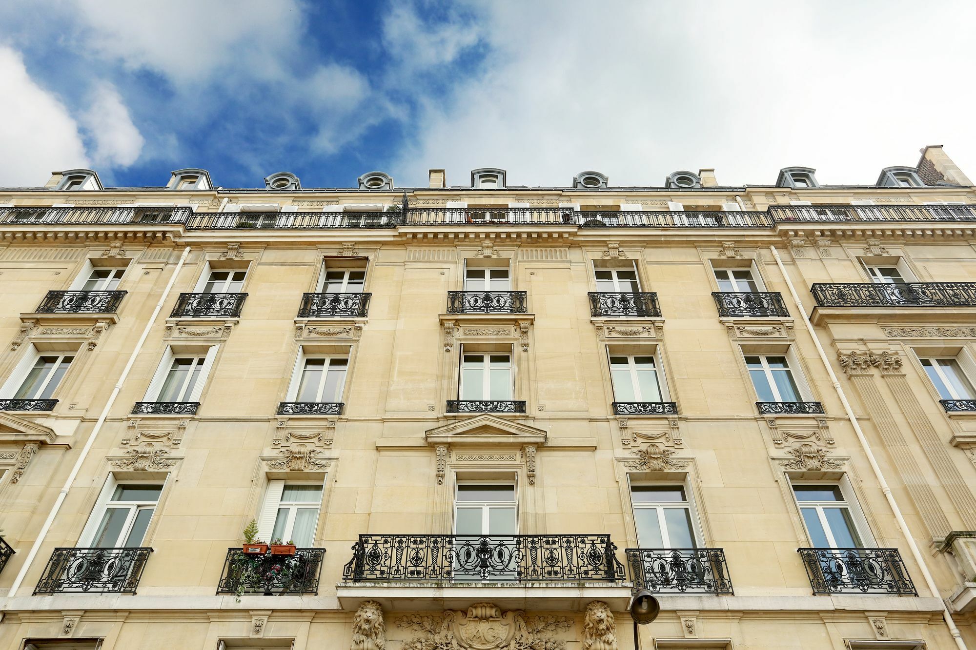 Studio Prestige Champs Elysees Париж Екстериор снимка