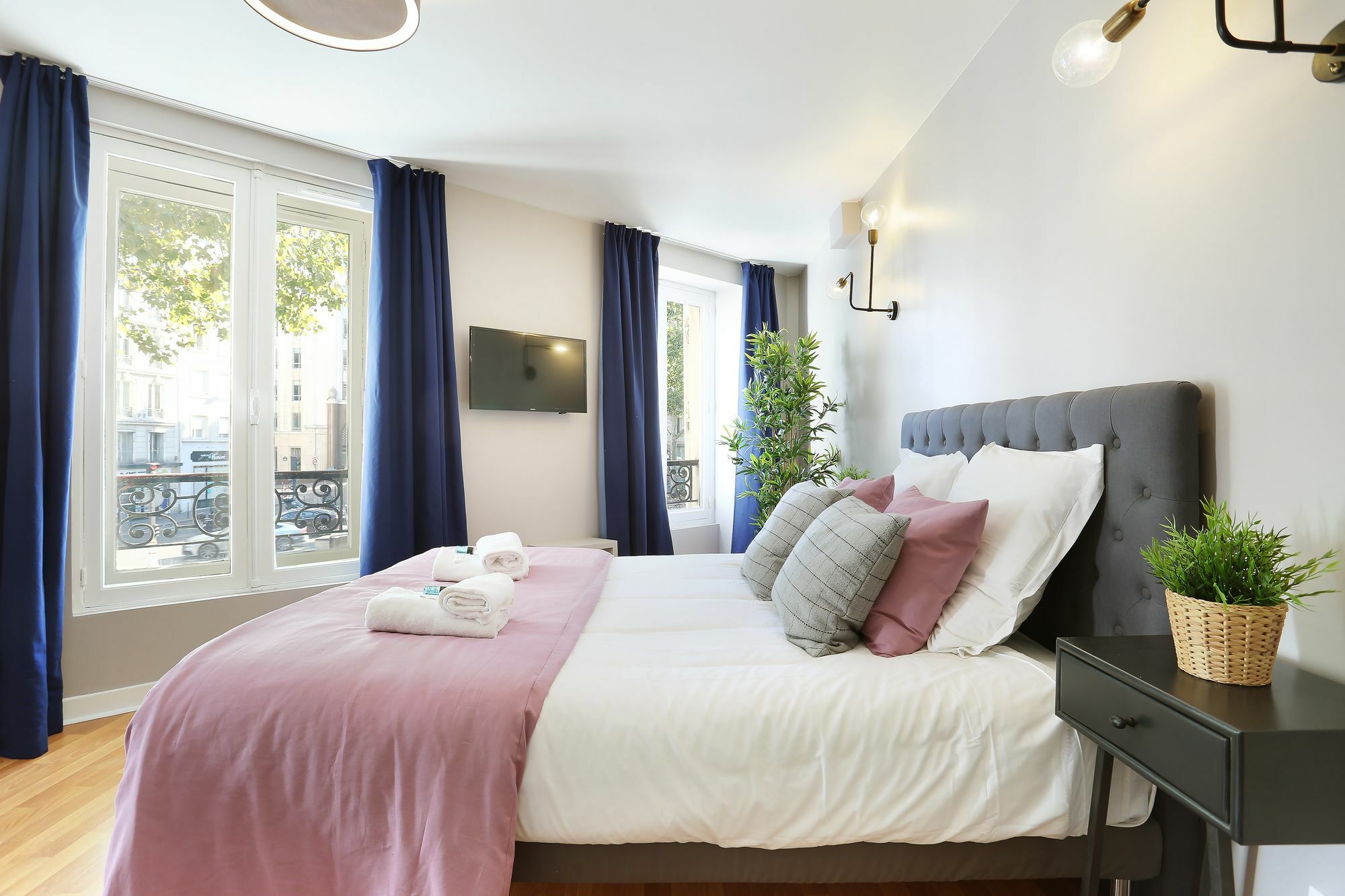 Studio Prestige Champs Elysees Париж Екстериор снимка