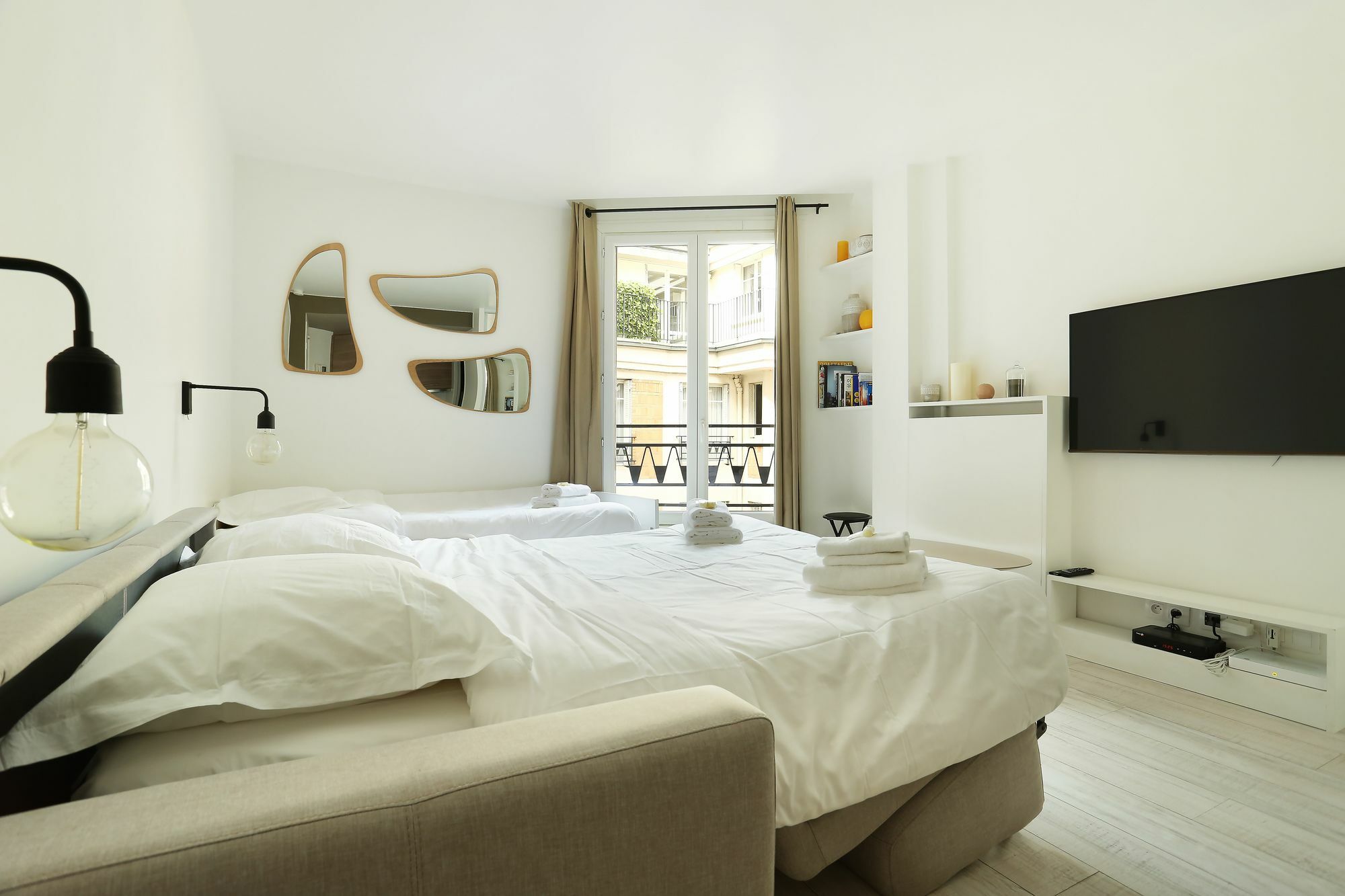 Studio Prestige Champs Elysees Париж Екстериор снимка