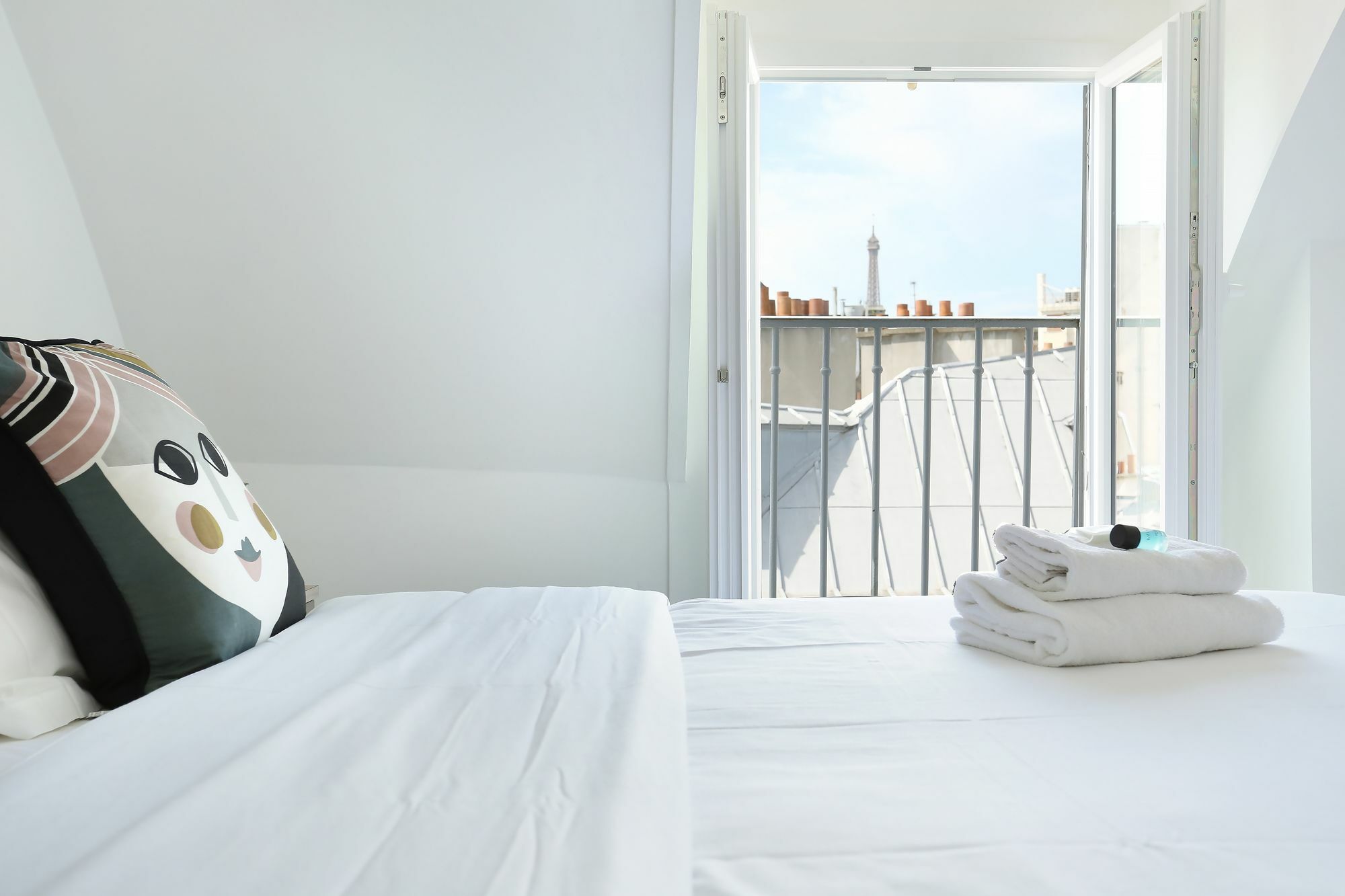 Studio Prestige Champs Elysees Париж Екстериор снимка